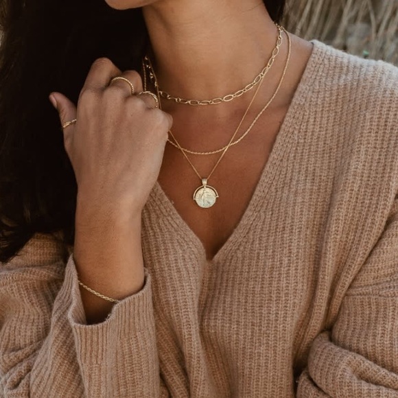 Roman Arc Gold Trinidad Coin Necklace - Picture 3 of 7